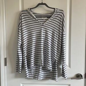 American Eagle V Neck Sweatshirt